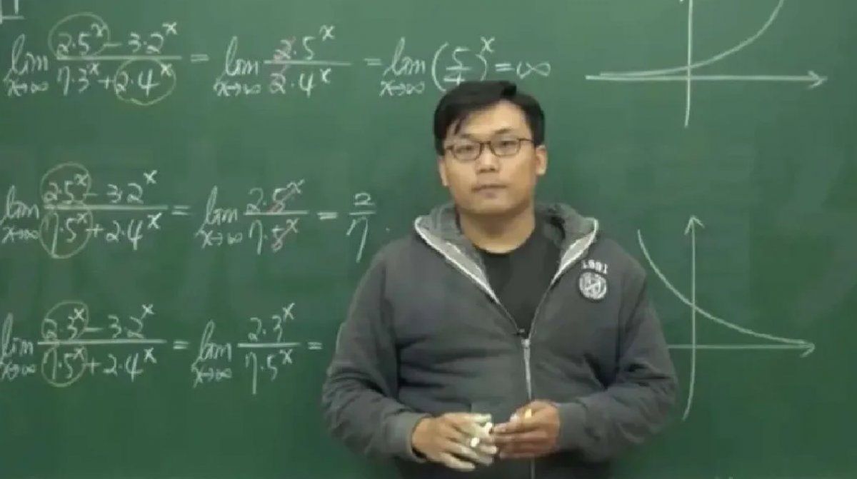 Un profesor de matemáticas ganó una fortuna dando clases a través de una página pornográfica&nbsp;