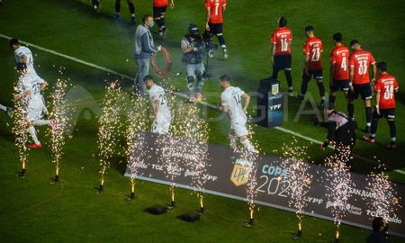 Colón enfrenta a Racing por la final de la Copa de la Liga y la Liga Profesional de Fútbol definió cuál será la terna arbitral. Colón enfrenta a Racing por la final de la Copa de la Liga y la Liga Profesional de Fútbol definió cuál será la terna arbitral.