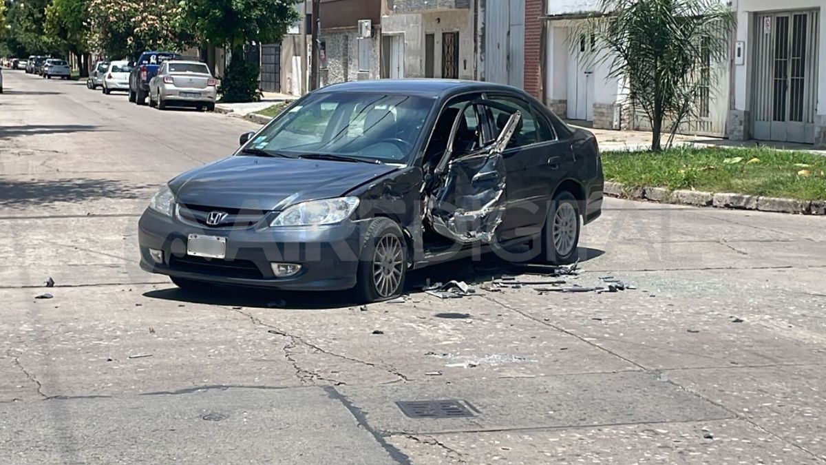 Así quedó el automóvil tras el accidente. Así quedó el automóvil tras el accidente.