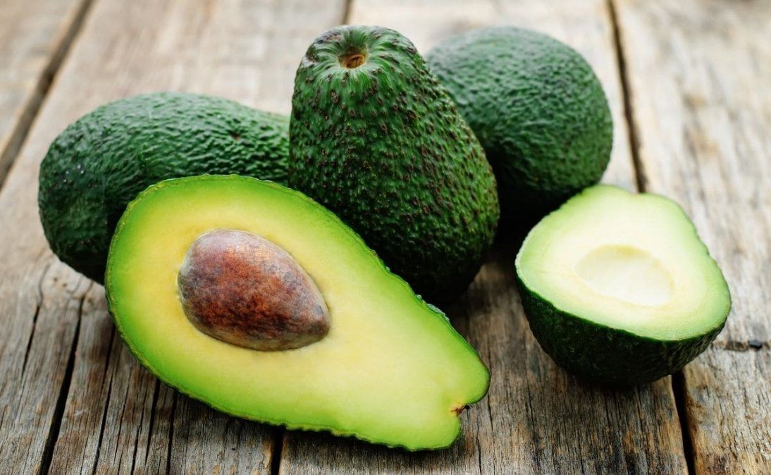 La palta es otro alimento que va a nutrir a nuestro cabello