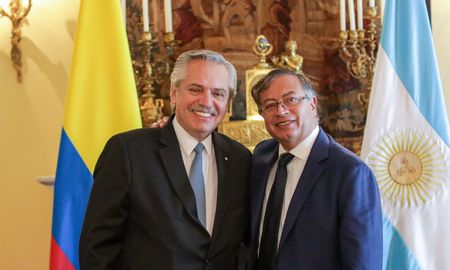 Alberto Fernández se reunió con su par electo de Colombia, Gustavo Petro. Alberto Fernández se reunió con su par electo de Colombia, Gustavo Petro.