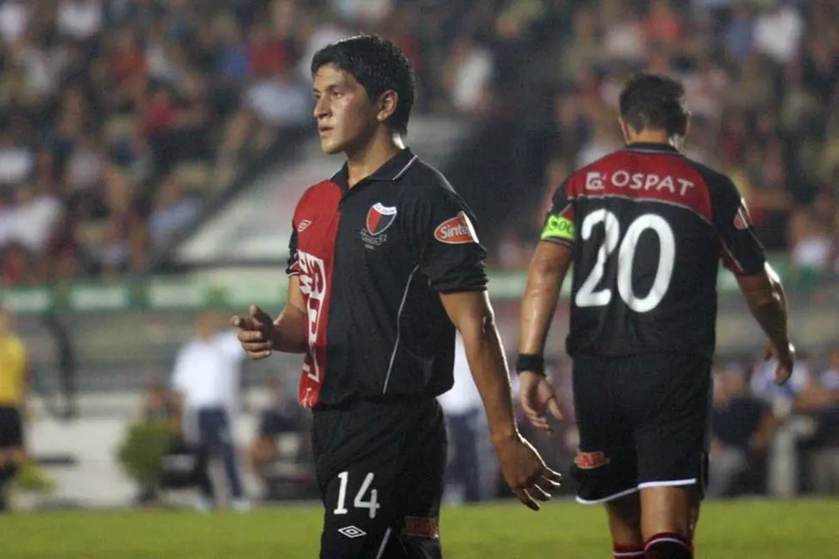 Germán Cano, el ex Colón que la rompe en el exterior, tomó una firme decisión sobre su vuelta al fútbol argentino. Germán Cano, el ex Colón que la rompe en el exterior, tomó una firme decisión sobre su vuelta al fútbol argentino.