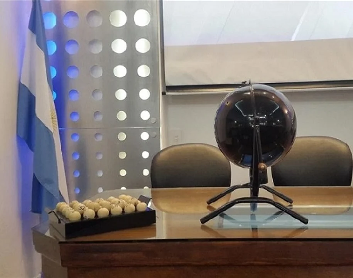 En AFA, a partir de las 15hs, se conocerá el fixture de la Primera Nacional 2024 y todos los detalles del torneo. En AFA, a partir de las 15hs, se conocerá el fixture de la Primera Nacional 2024 y todos los detalles del torneo.