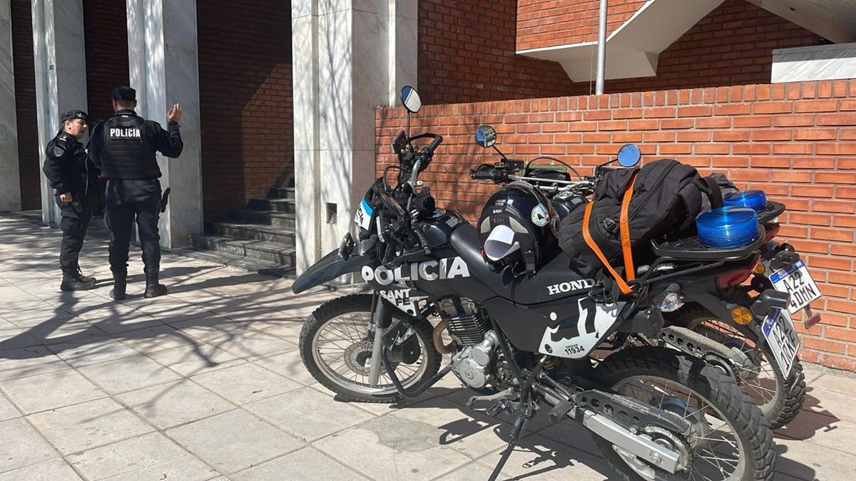 Personal policial tuvo que acudir al establecimiento educativo ubicado a metros del Ministerio de Seguridad. 