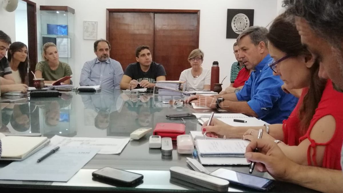 Jatón encabezó su primera reunión de gabinete