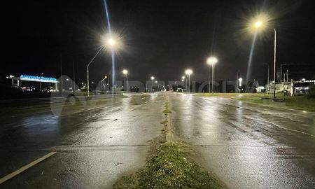 La semaforización del enlace vial Parque Industrial y Aeropuerto Internacional de Sauce Viejo es un reclamo histórico en la zona. La semaforización del enlace vial Parque Industrial y Aeropuerto Internacional de Sauce Viejo es un reclamo histórico en la zona.