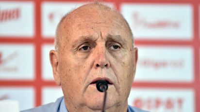 El técnico con el que se reunió Luis Spahn para reemplazar al Kily González como DT de Unión