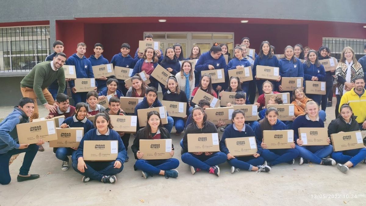 El acceso a la tecnología y a la conectividad es una herramienta educativa decisiva.