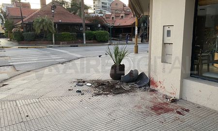 La víctima fue asistido en el Hospital Cullen por traumatismos múltiples. Los agresores se dieron a la fuga.&nbsp;