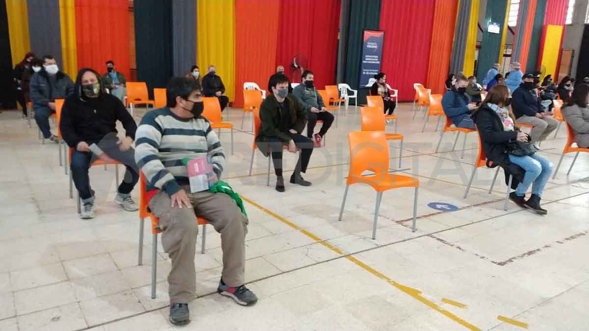 Avance del Plan Estratégico de Vacunación: Comienza la distribución de 1.368.800 dosis a los 24 distritos del país.