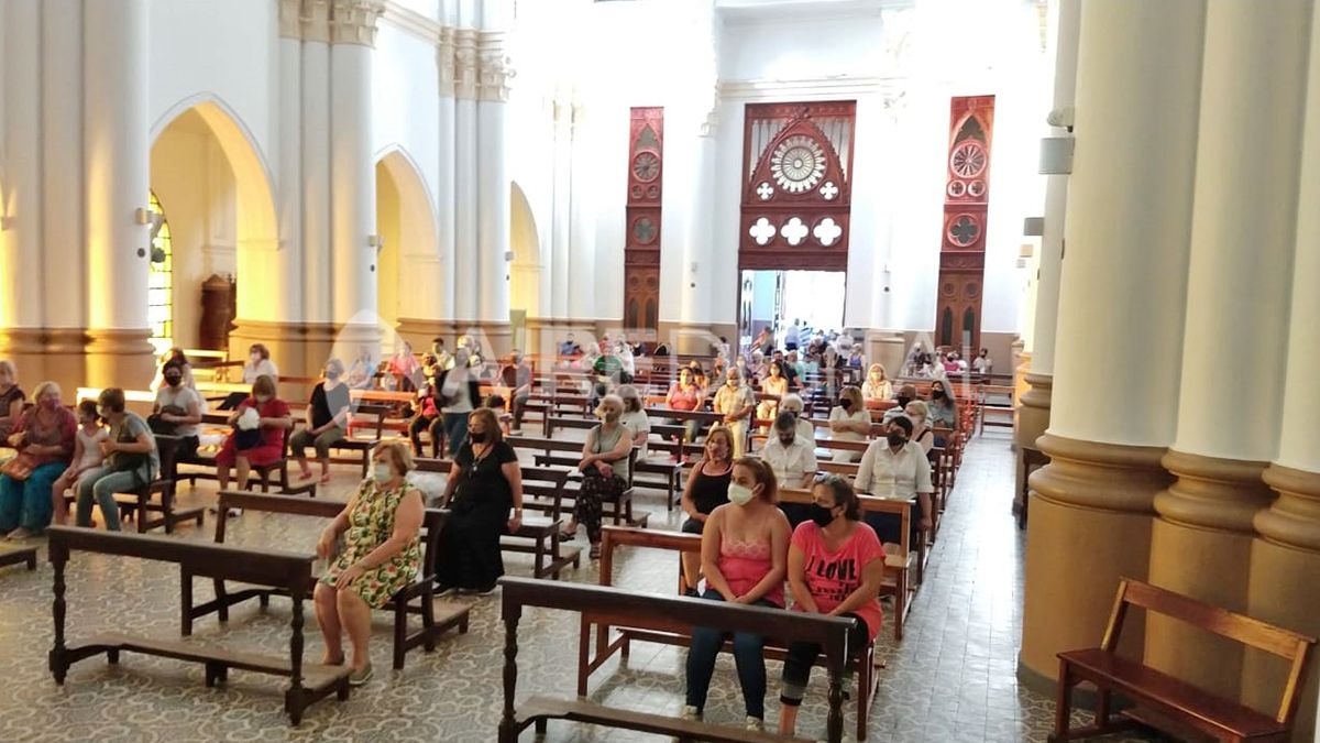 El párroco de la Basílica de Guadalupe, Olidio Panigo, celebró que se haya ampliado a un 50% la capacidad en las misas.