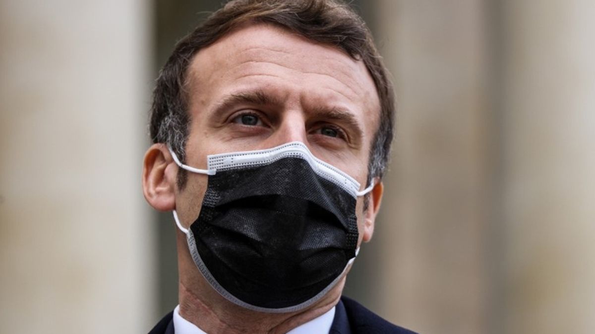 "Tenemos que seguir atentos, ya que la presión en los hospitales es aún elevada", aseguró el presidente Emmanuel Macron.