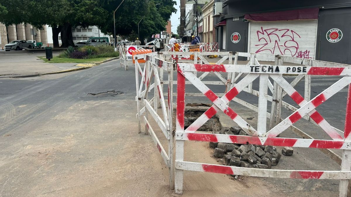 Tránsito complicado por cortes de calles en Santa Fe.