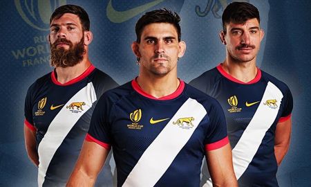 Los Pumas presentaron un modelo de camiseta alternativo inspirado en los Granaderos a Caballo. Los Pumas presentaron un modelo de camiseta alternativo inspirado en los Granaderos a Caballo.