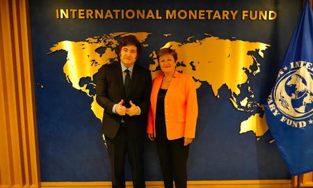 El FMI reafirma su apoyo al programa económico de Javier Milei tras la derrota electoral. El FMI reafirma su apoyo al programa económico de Javier Milei tras la derrota electoral.