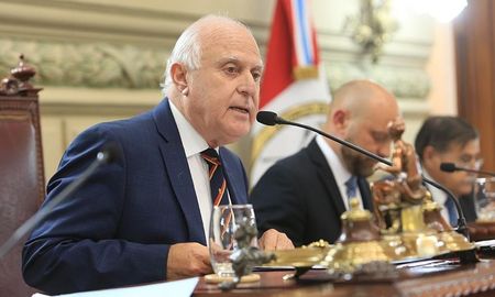 A pesar de las sospechas que recaen sobre integrantes del MPA, Miguel Lifschitz remarcó que el nuevo sistema penal representó un avance para la provincia de Santa Fe. A pesar de las sospechas que recaen sobre integrantes del MPA, Miguel Lifschitz remarcó que el nuevo sistema penal representó un avance para la provincia de Santa Fe.