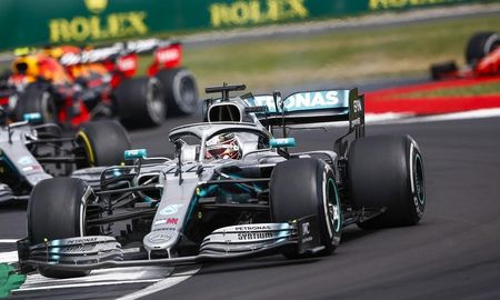 Valtteri Bottas fue el mejor en los entrenamientos libres de este viernes en Silverstone. Hamilton marcó el segundo mejor tiempo y sigue siendo candidato a ganar como local y seguir en los más alto del campeonato de la Fórmula 1. Valtteri Bottas fue el mejor en los entrenamientos libres de este viernes en Silverstone. Hamilton marcó el segundo mejor tiempo y sigue siendo candidato a ganar como local y seguir en los más alto del campeonato de la Fórmula 1.