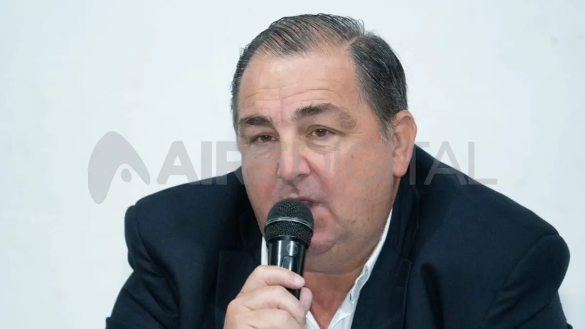 Juan Pablo Poletti asumirá como intendente de la ciudad de Santa Fe el 9 de diciembre. Juan Pablo Poletti asumirá como intendente de la ciudad de Santa Fe el 9 de diciembre.