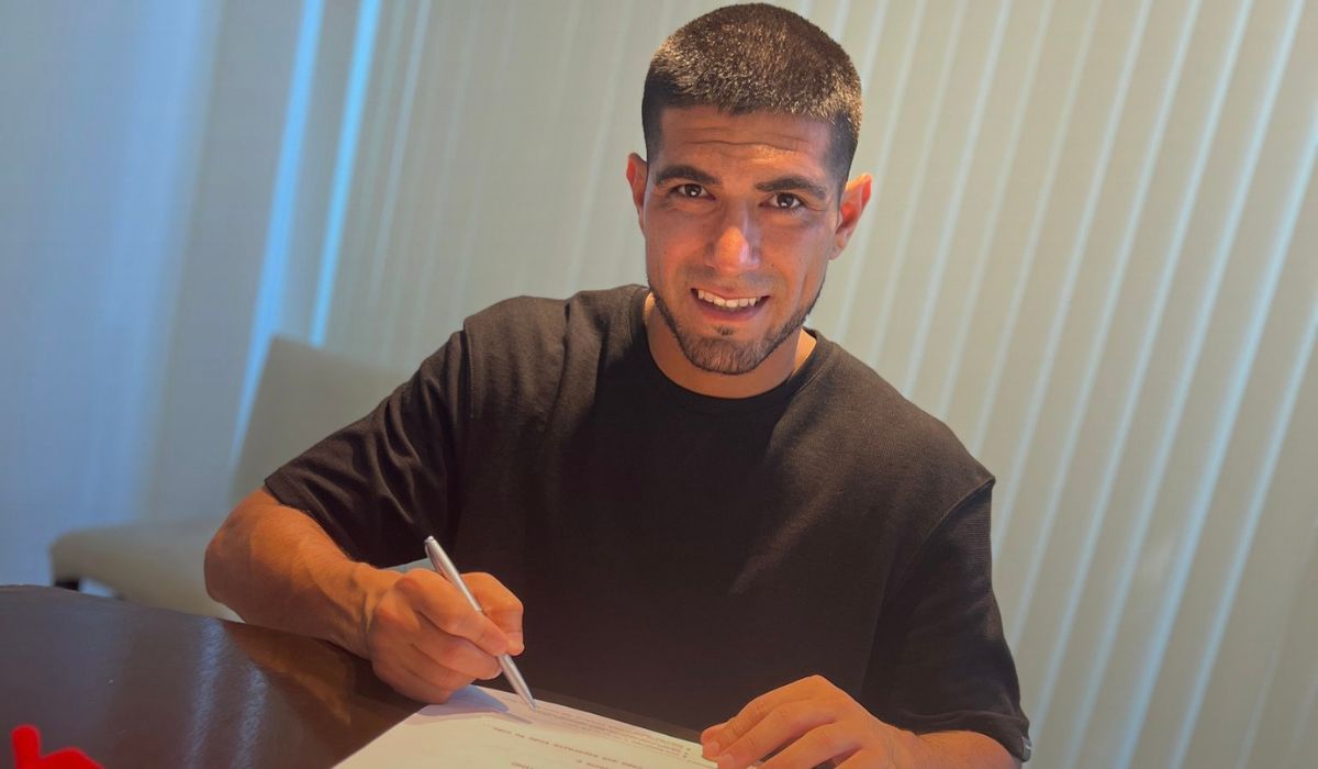 Hernán Lopes firmó su contrato en Colón y es el segundo refuerzo para la Primera Nacional 2024.