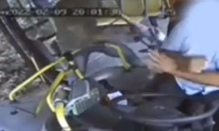 Agredió brutalmente a un colectivero con un martillo y quedó todo registrado Agredió brutalmente a un colectivero con un martillo y quedó todo registrado