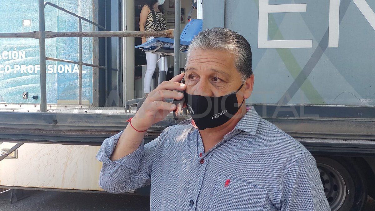 Pedro Uliambre destacó la cnstrucción del edificio para la escuela José Scaldaferri de Sauce Viejo. 