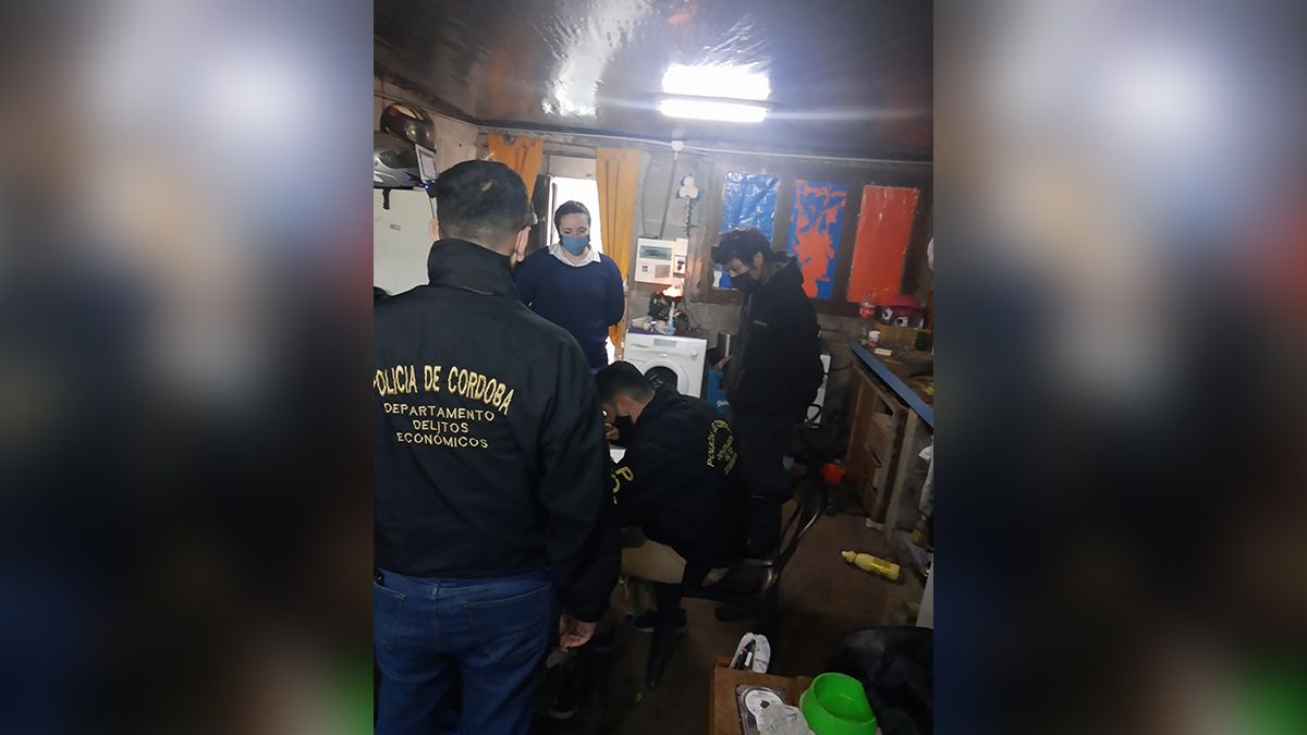 En el allanamiento se encontró una importante cantidad de documentación que fue remitida como evidencia en la causa