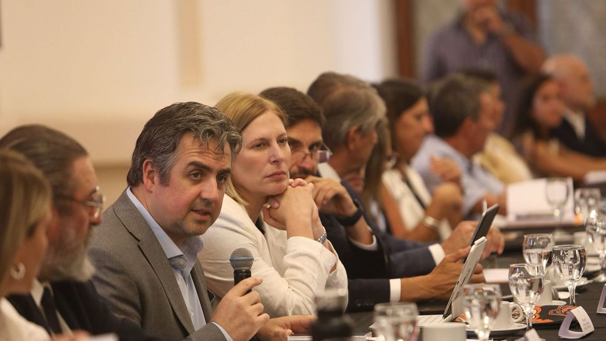 El ministro de Justicia y Seguridad, Pablo Cococcioni, detalló que “venimos trabajando en la implementación de un programa integral de seguridad pública, que implica restituir y reorganizar el policiamiento preventivo en calle El ministro de Justicia y Seguridad, Pablo Cococcioni, detalló que “venimos trabajando en la implementación de un programa integral de seguridad pública, que implica restituir y reorganizar el policiamiento preventivo en calle
