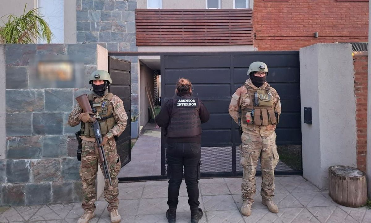 Los allanamientos fueron en viviendas de Rosario y Roldán.