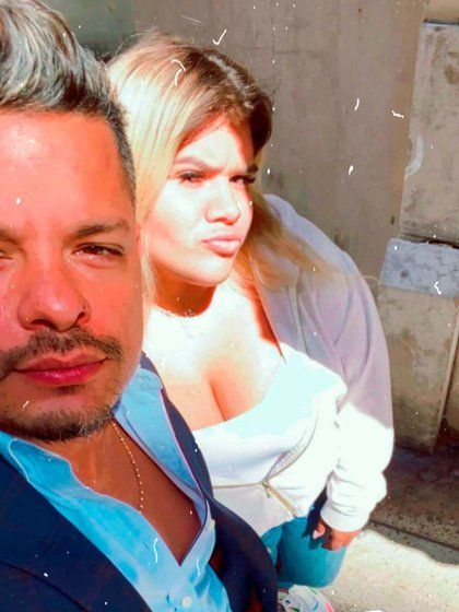 Morena Rial junto al abogado Alejandro Cipolla. 