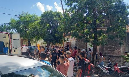 El accidente se produjo en la esquina de Lamadrid y Tucumán, en barrio Roma de Santa Fe. El accidente se produjo en la esquina de Lamadrid y Tucumán, en barrio Roma de Santa Fe.