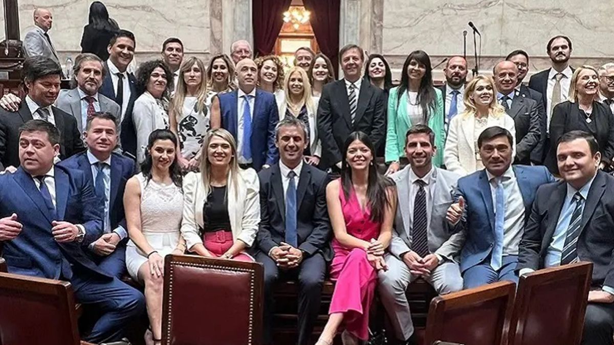 Según trascendió, el conflicto se originó cuando increparon a la diputada Lourdes Arrieta por haber presentado una denuncia para que se investigue la visita a represores. Según trascendió, el conflicto se originó cuando increparon a la diputada Lourdes Arrieta por haber presentado una denuncia para que se investigue la visita a represores.