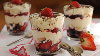 Trifle de frutilla: la receta sencilla y rápida para preparar el mejor postre en casa