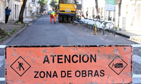 Los cortes y desvíos se repiten en Santa Fe por obras y trabajos de bacheo. Los cortes y desvíos se repiten en Santa Fe por obras y trabajos de bacheo.