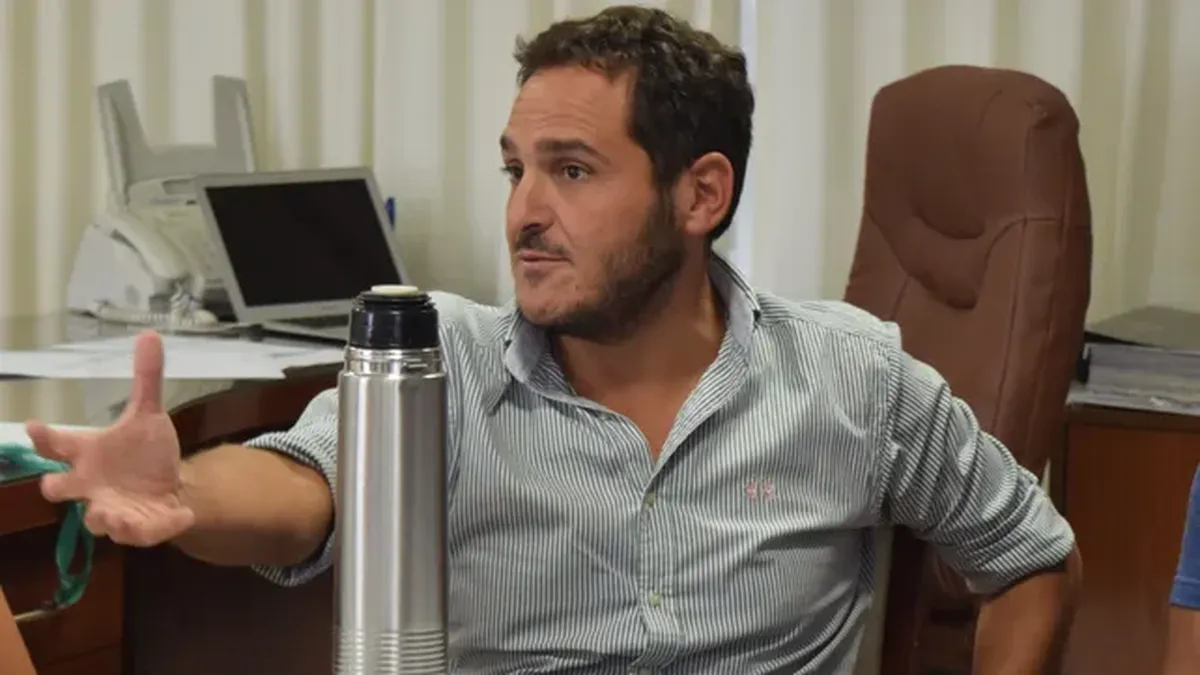 Desde la perspectiva del territorio profundo y la administración de los distritos, el presidente comunal de Arteaga, Julián Vignati, brindó un firme respaldo al tratamiento de la norma legislativa. Desde la perspectiva del territorio profundo y la administración de los distritos, el presidente comunal de Arteaga, Julián Vignati, brindó un firme respaldo al tratamiento de la norma legislativa.