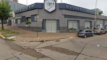 Paraná: una policía se disparó enfrente de la División 911 e investigan si fue accidental