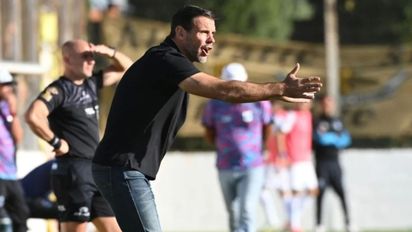 Andrés Yllana probó dos equipos para el duelo de Colón ante Defensores de Belgrano