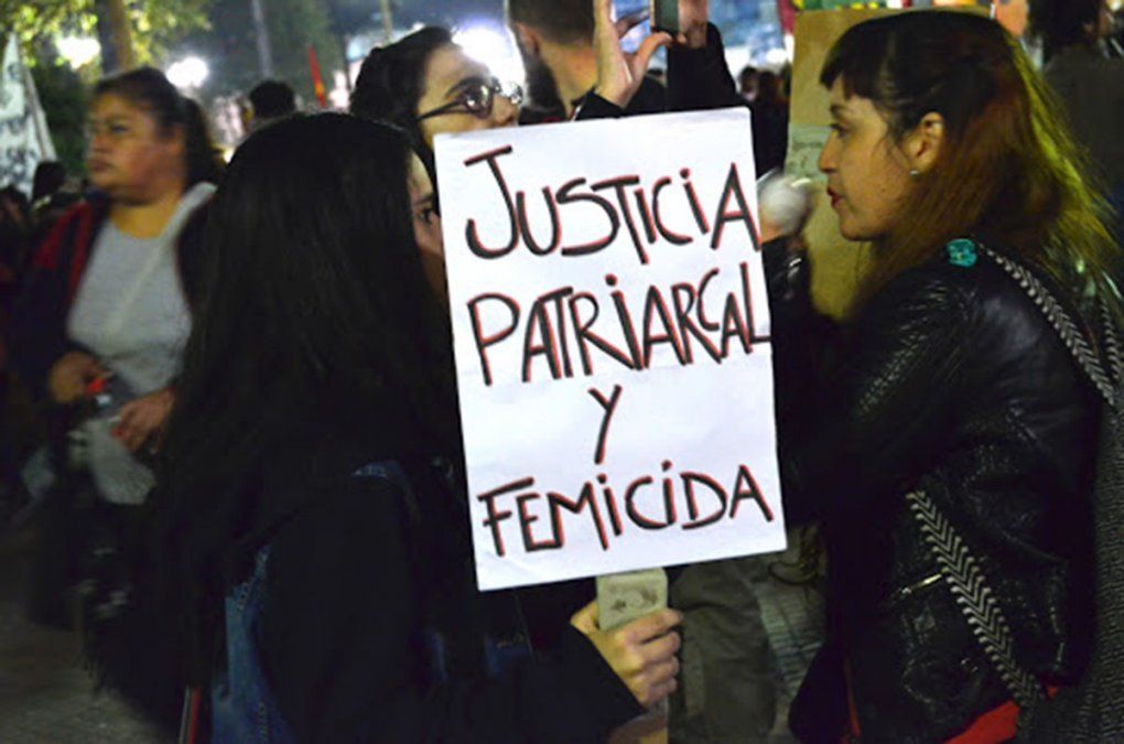 Pol&eacute;mica por el pedido de 10 a&ntilde;os de c&aacute;rcel para una madre cuyo beb&eacute; muri&oacute; golpeado por su pareja mientras ella se ba&ntilde;aba.&nbsp;