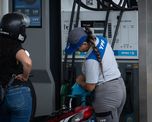 El 15 de mayo vence el congelamiento de precios de combustibles de YPF. El 15 de mayo vence el congelamiento de precios de combustibles de YPF.
