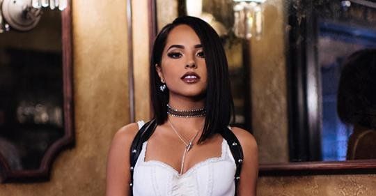 La prenda ultra hot (¡pero muy!) con la que Becky G sorprendió en el escenario