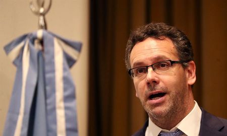 Elúltimo titular del Central en el Gobierno de Mauricio Macri disertóen una conferencia organizada por la Bolsa de Comercio de Córdoba. Elúltimo titular del Central en el Gobierno de Mauricio Macri disertóen una conferencia organizada por la Bolsa de Comercio de Córdoba.