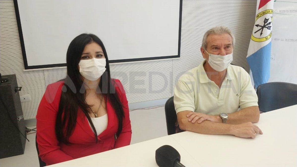 Cuenca y Villano brindaron una conferencia de prensa donde dieron detalles sobre la transición en la gestión del hospital.