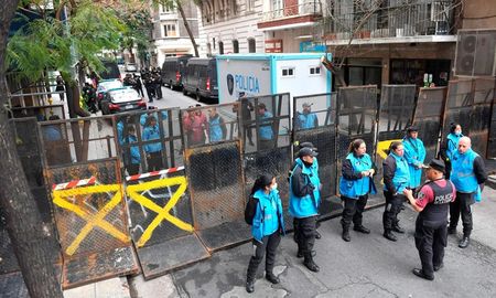 Tras la reunión, Rodríguez Larreta se prepara para brindar una conferencia de prensa en la que anunciará estos puntos de acuerdo. Tras la reunión, Rodríguez Larreta se prepara para brindar una conferencia de prensa en la que anunciará estos puntos de acuerdo.