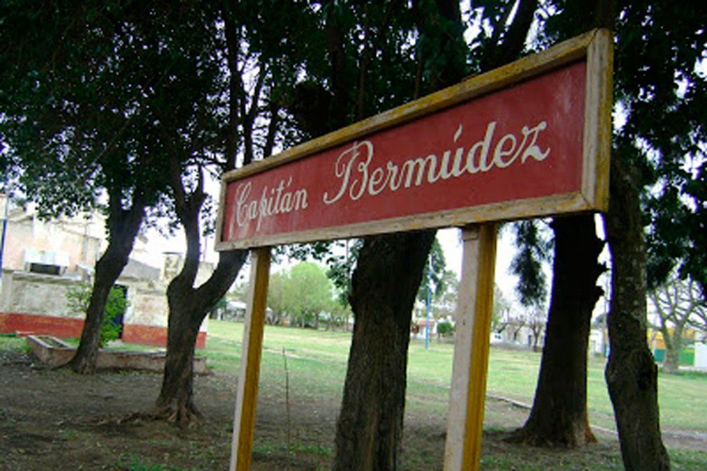 Capitán Bermúdez se ubica a 20 km de Rosario. Capitán Bermúdez se ubica a 20 km de Rosario.