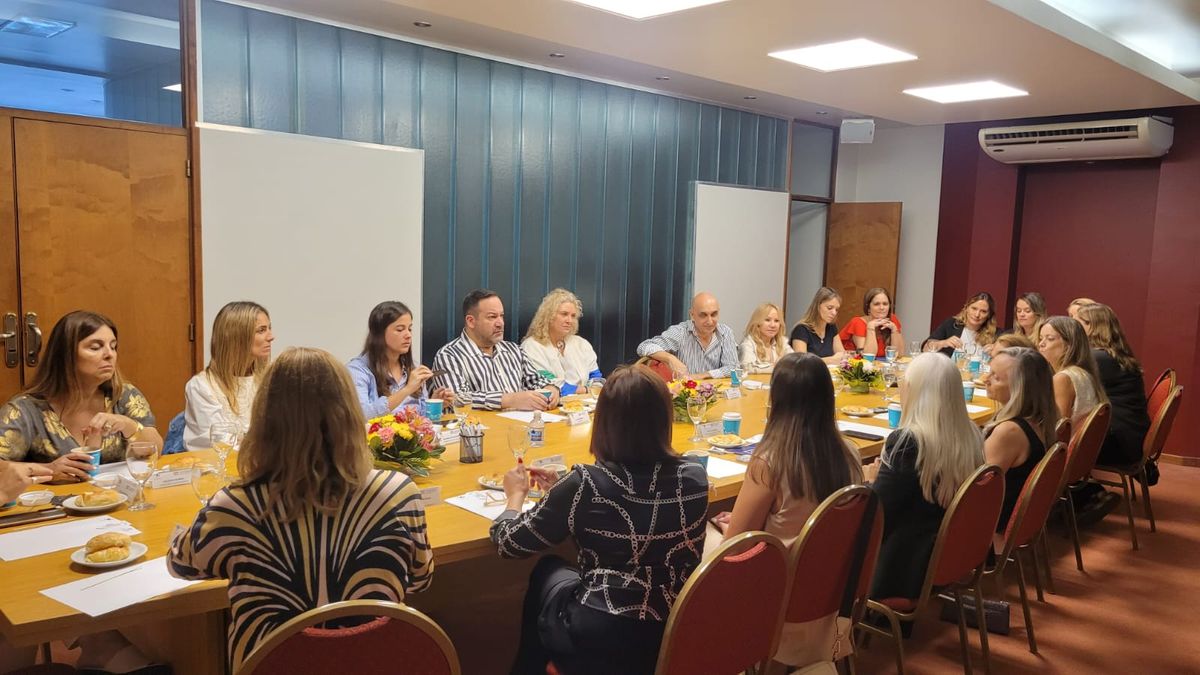 Las y los invitados a la jornada se comprometieron a dar continuidad a estos encuentros. Las y los invitados a la jornada se comprometieron a dar continuidad a estos encuentros.