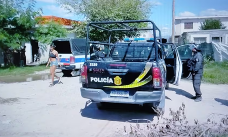 Una mujer de 41 años fue hallada dentro de su vivienda en el barrio San Calixto. Su pareja fue encontrada sin vida en el mismo lugar. Una mujer de 41 años fue hallada dentro de su vivienda en el barrio San Calixto. Su pareja fue encontrada sin vida en el mismo lugar.