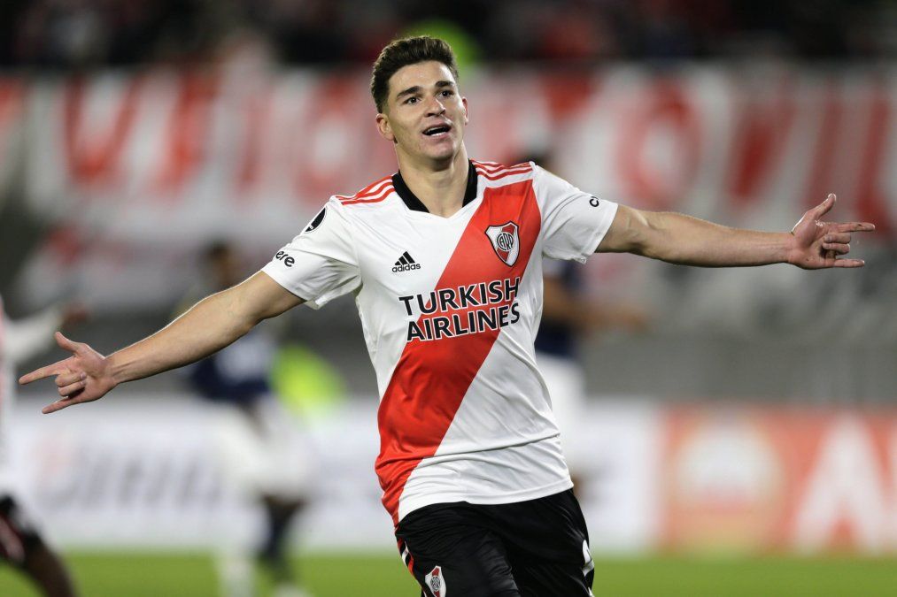 El Club Atlético River Plate goleó a Alianza Lima peruano con seis goles de Julián Álvarez
