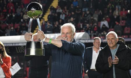 José Vignatti, presidente de Colón, habló en Aire de Santa Fe sobre el multitudinario festejo que se realizó este lunes en el Cementerio de los Elefantes. José Vignatti, presidente de Colón, habló en Aire de Santa Fe sobre el multitudinario festejo que se realizó este lunes en el Cementerio de los Elefantes.