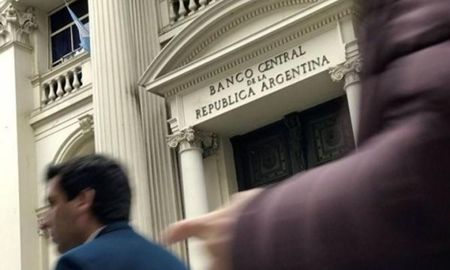 La deuda pública de la Argentina, al 31 de marzo, asciende a casi 260.000 millones de dólares. La deuda pública de la Argentina, al 31 de marzo, asciende a casi 260.000 millones de dólares.