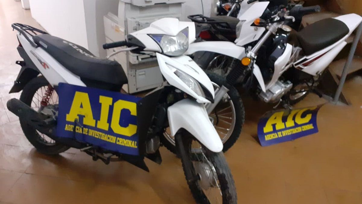 Según informó la policía, los operativos se concretaron para desarticular una asociación ilícita compuesta, por lo menos, por seis concesionarias de automóviles y una escribanía.