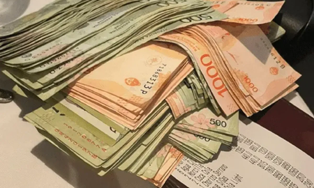 Un turista estadounidense pagó $ 140 mil por una cena en Argentina y se volvió viral: Dólar cara de b... Un turista estadounidense pagó $ 140 mil por una cena en Argentina y se volvió viral: Dólar cara de b...